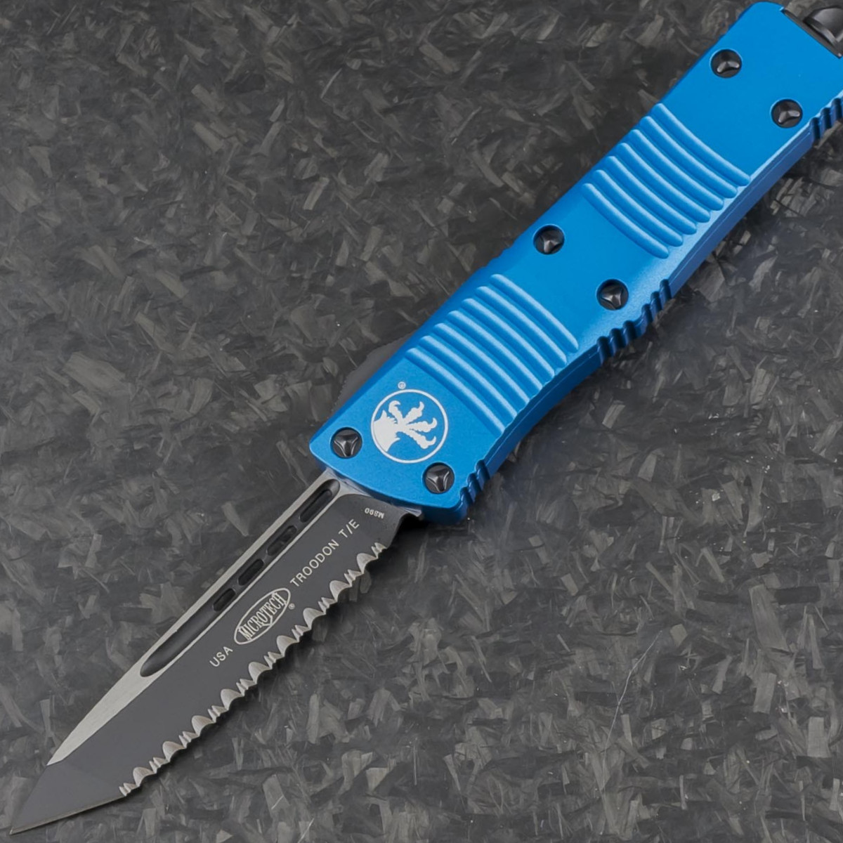 _140-3BL_Microtech_Blue_Troodon_TE_Black_Full_Serrated_-_Front