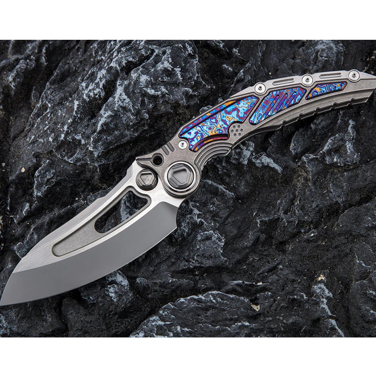 Maxace-Titanis-Timascus-M05D
