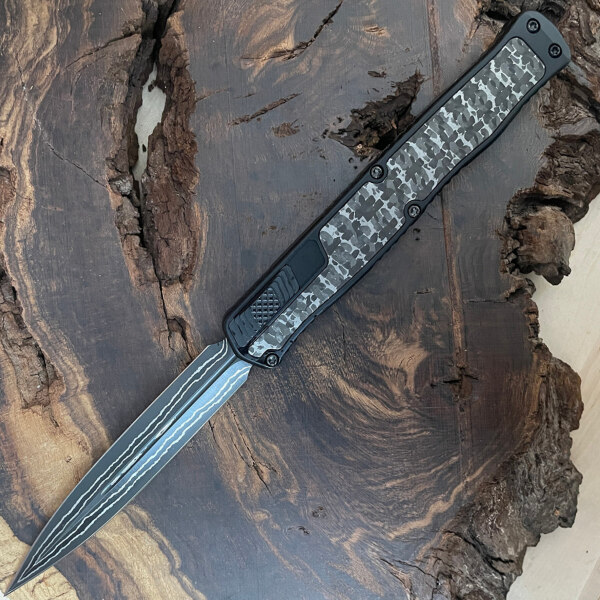 Heretic_Knives_Custom_Cleric_II_DE_Black_w_Fat_Carbon_Silver_Snakeskin_Inlays_Baker_Forge_Damascus_Blade__26049