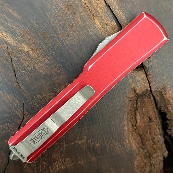 Microtech-147-12DRD-UTX70-DE-Distressed-Red-Apoclayptic-Full-Serrated